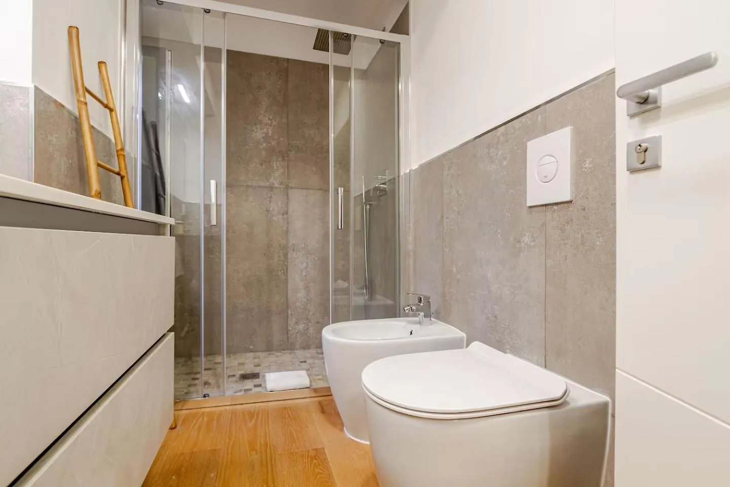 Citylife Apartment Near Thermal Baths And Stylish Xl Living Room