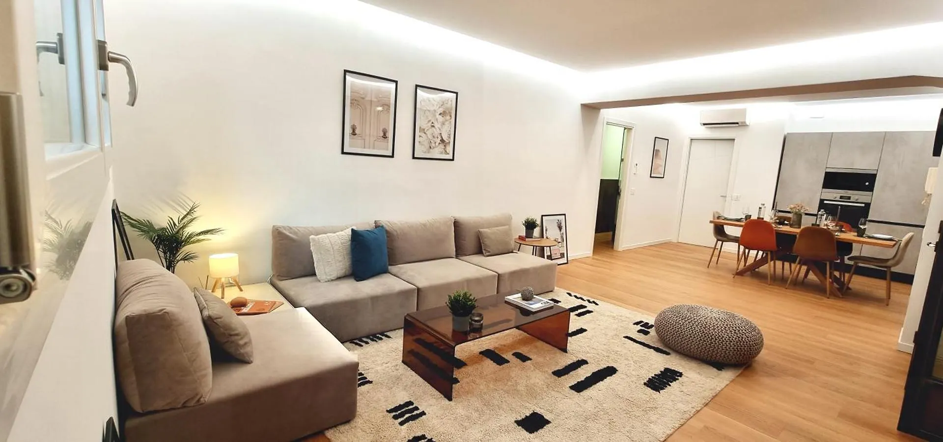Citylife Apartment Near Thermal Baths And Stylish Xl Living Room